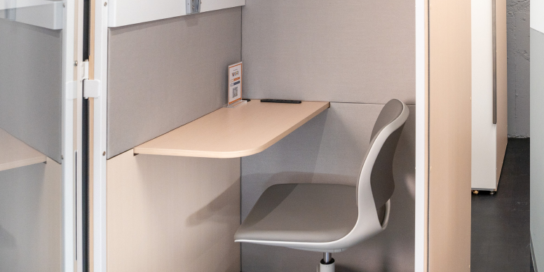 フォンブース（yadokari）